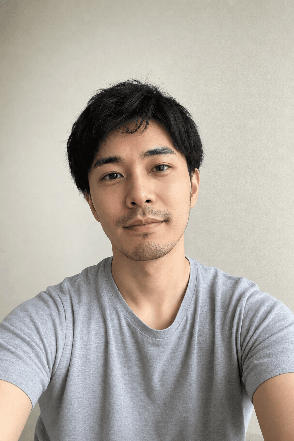 自宅で撮ったAI生成前の自撮り画像